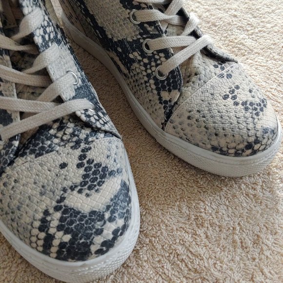 MADDEN GIRL Platform Wedge Snakeskin Sneakers Lace-Up - Picture 5 of 6